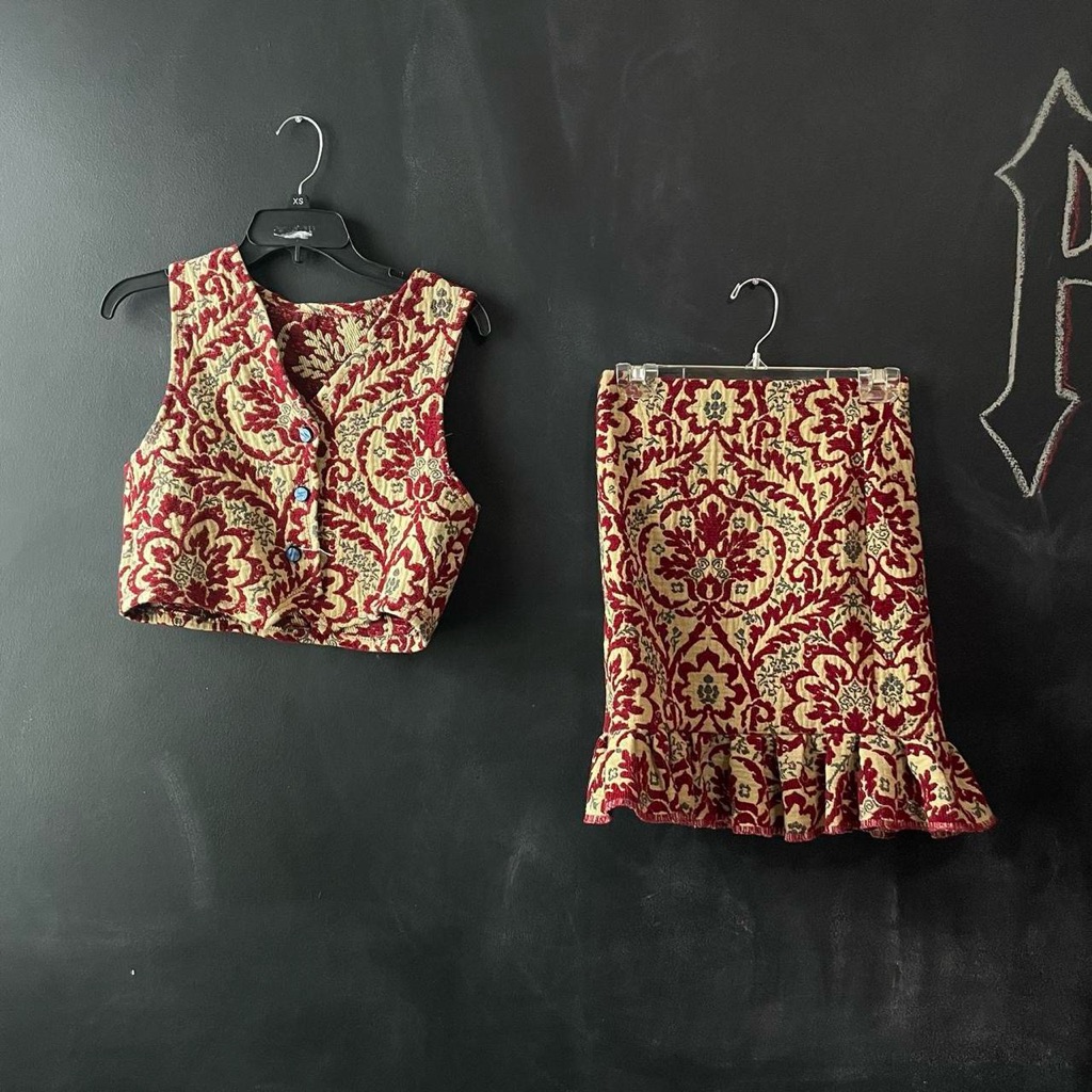 Rake Royal 1/1 Paisley Western Style Two Piece Vest And Ruffle Skirt Set